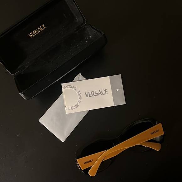 Vintage Versace Sunglasses - Picture 4 of 4